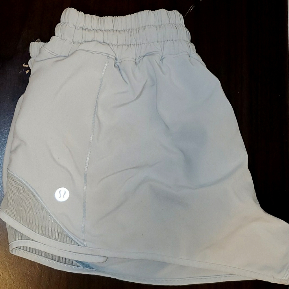 Lululemon Hotty Hot Shorts 2.5